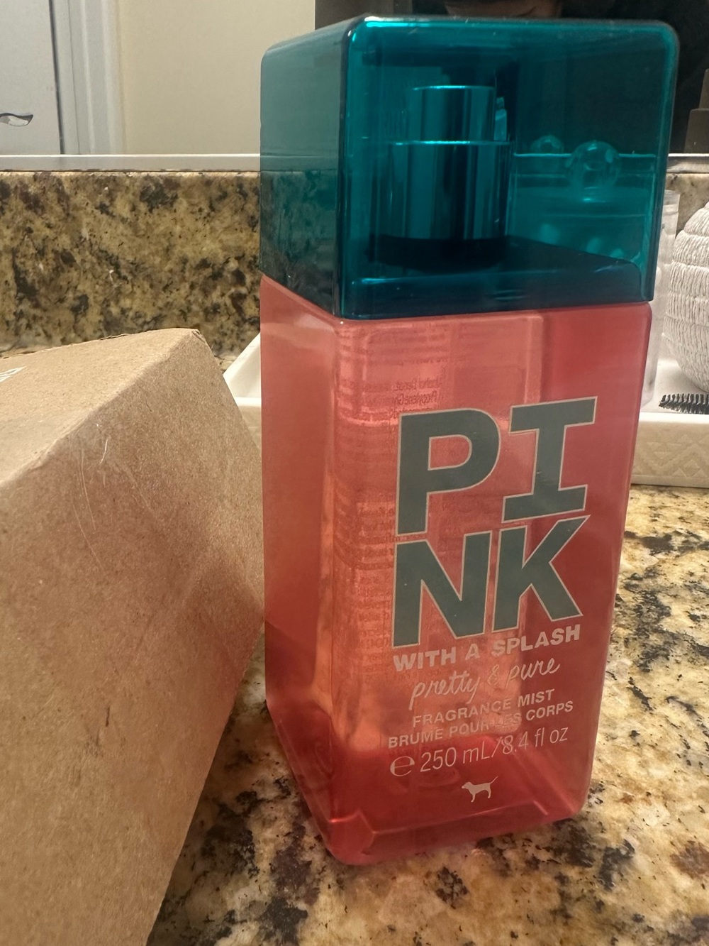 PINK Victoria's Secret Fragrance Mist Pretty & Pure - Picture 4 of 5